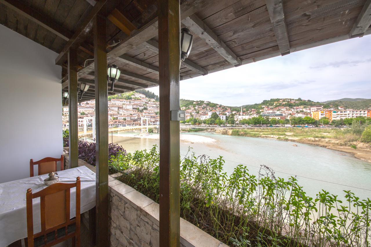 Hotel Ajka Berat Dış mekan fotoğraf