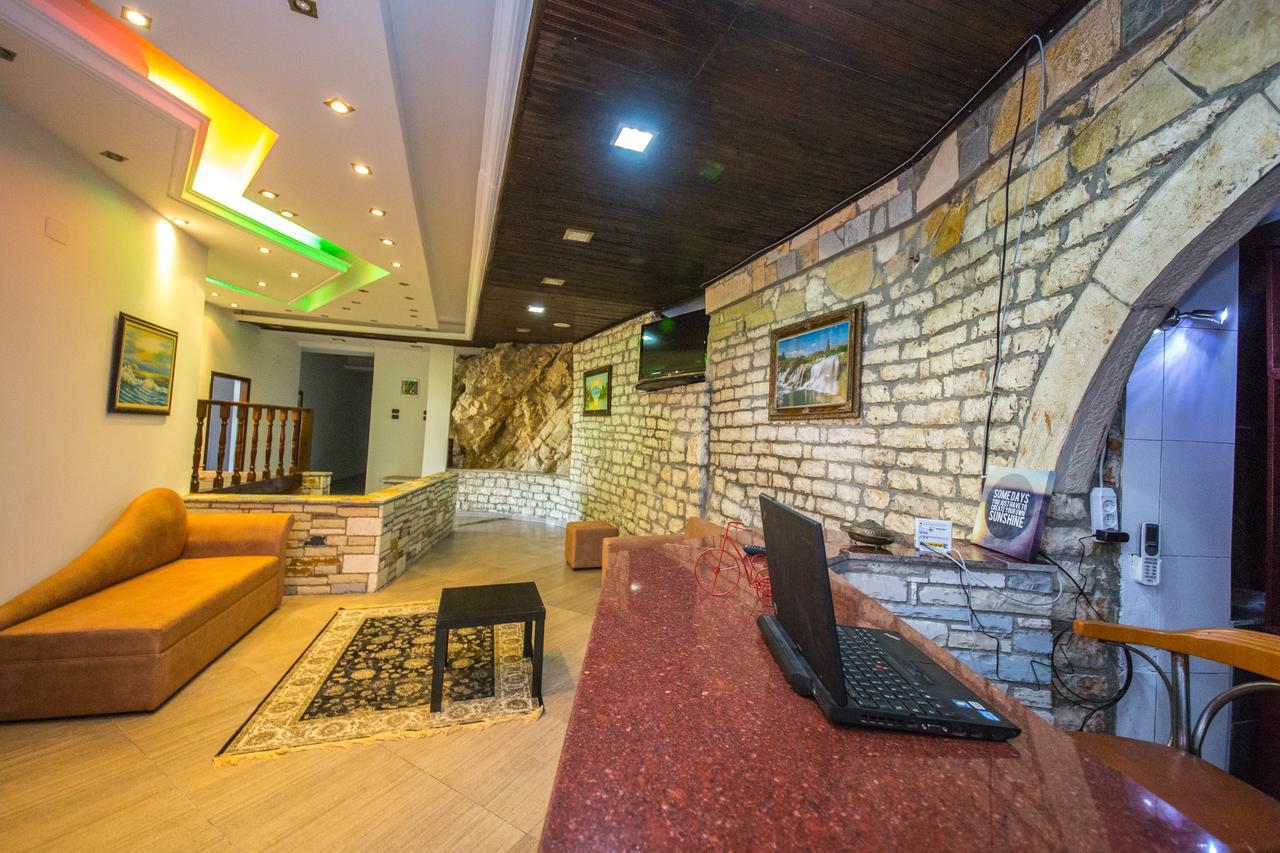 Hotel Ajka Berat Dış mekan fotoğraf