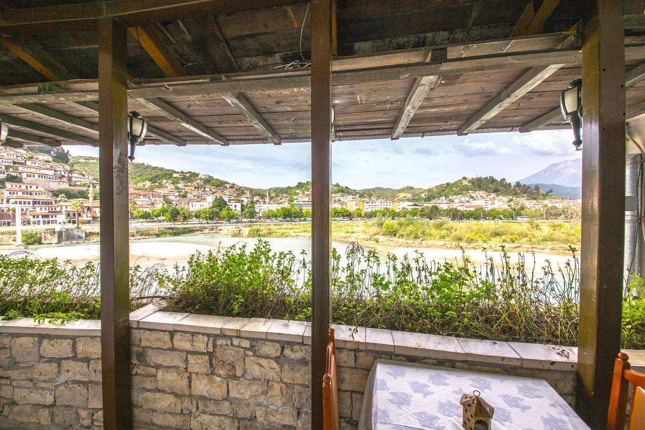 Hotel Ajka Berat Dış mekan fotoğraf