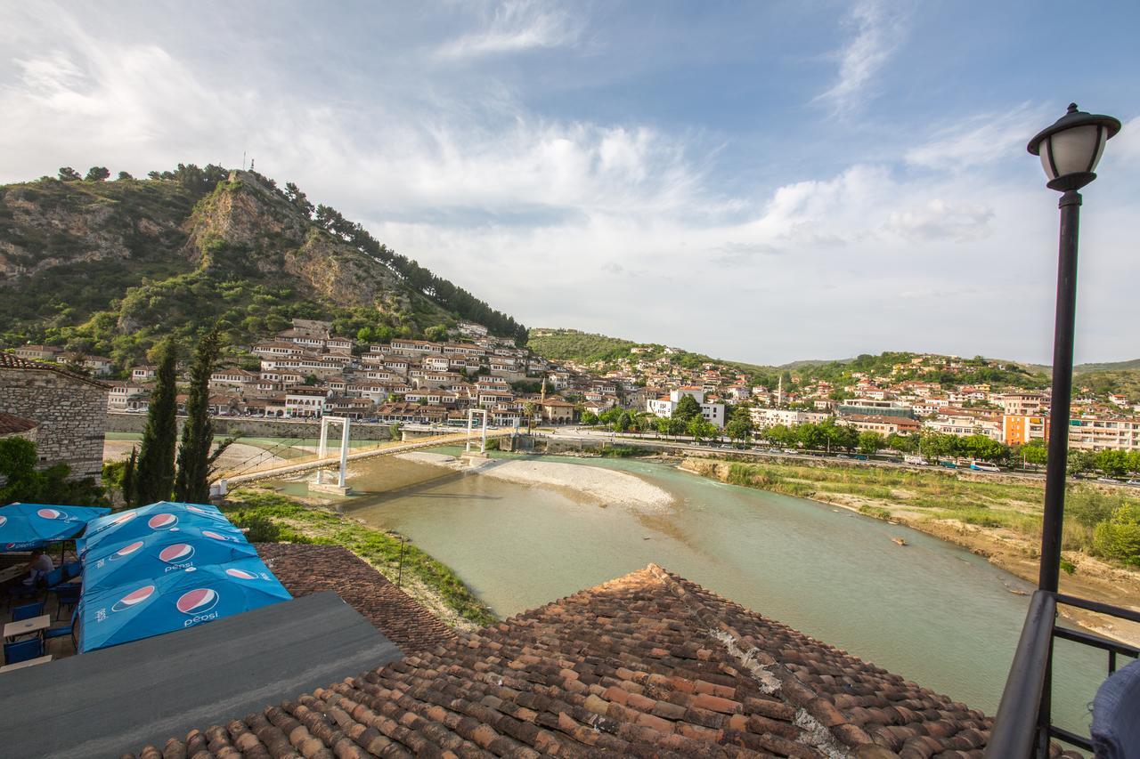 Hotel Ajka Berat Dış mekan fotoğraf
