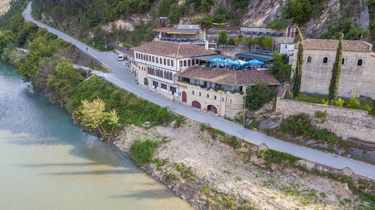 Hotel Ajka Berat Dış mekan fotoğraf