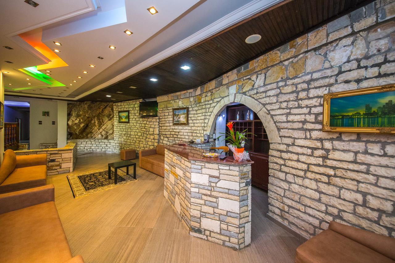 Hotel Ajka Berat Dış mekan fotoğraf