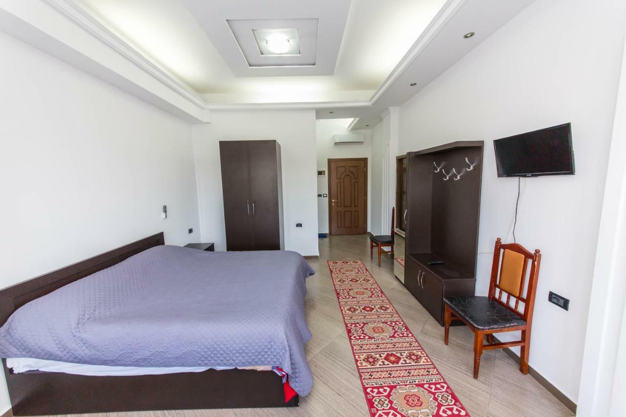 Hotel Ajka Berat Dış mekan fotoğraf