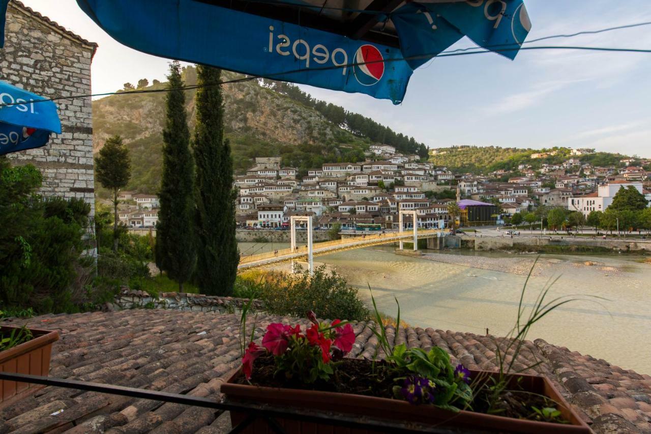Hotel Ajka Berat Dış mekan fotoğraf