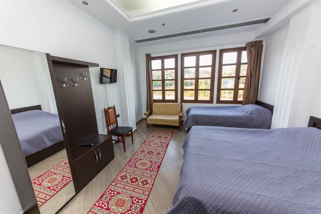 Hotel Ajka Berat Dış mekan fotoğraf