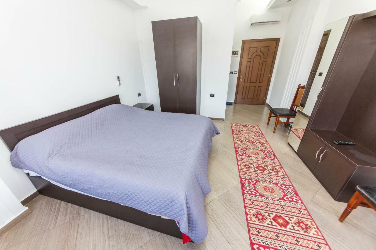 Hotel Ajka Berat Dış mekan fotoğraf