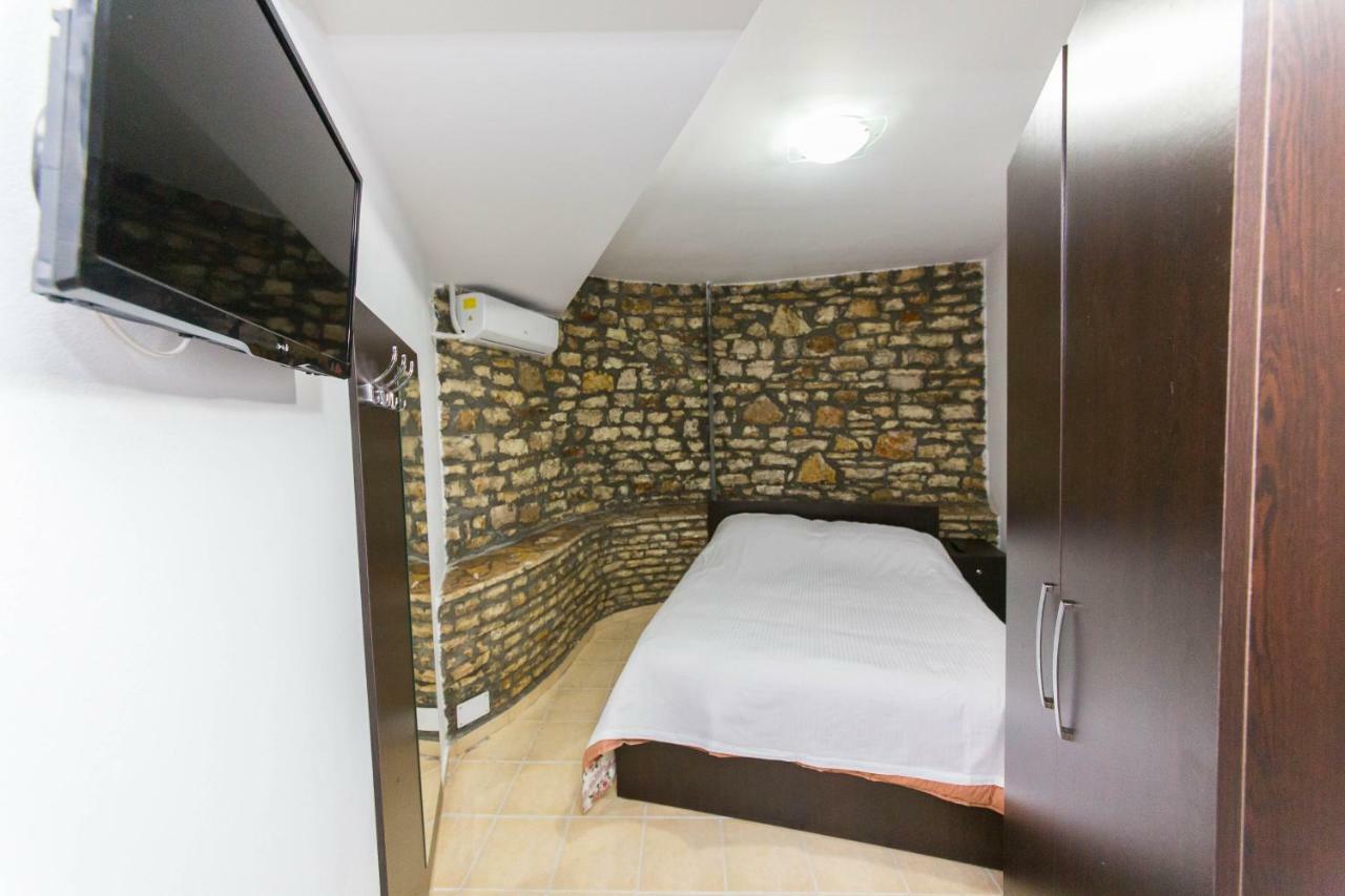 Hotel Ajka Berat Dış mekan fotoğraf